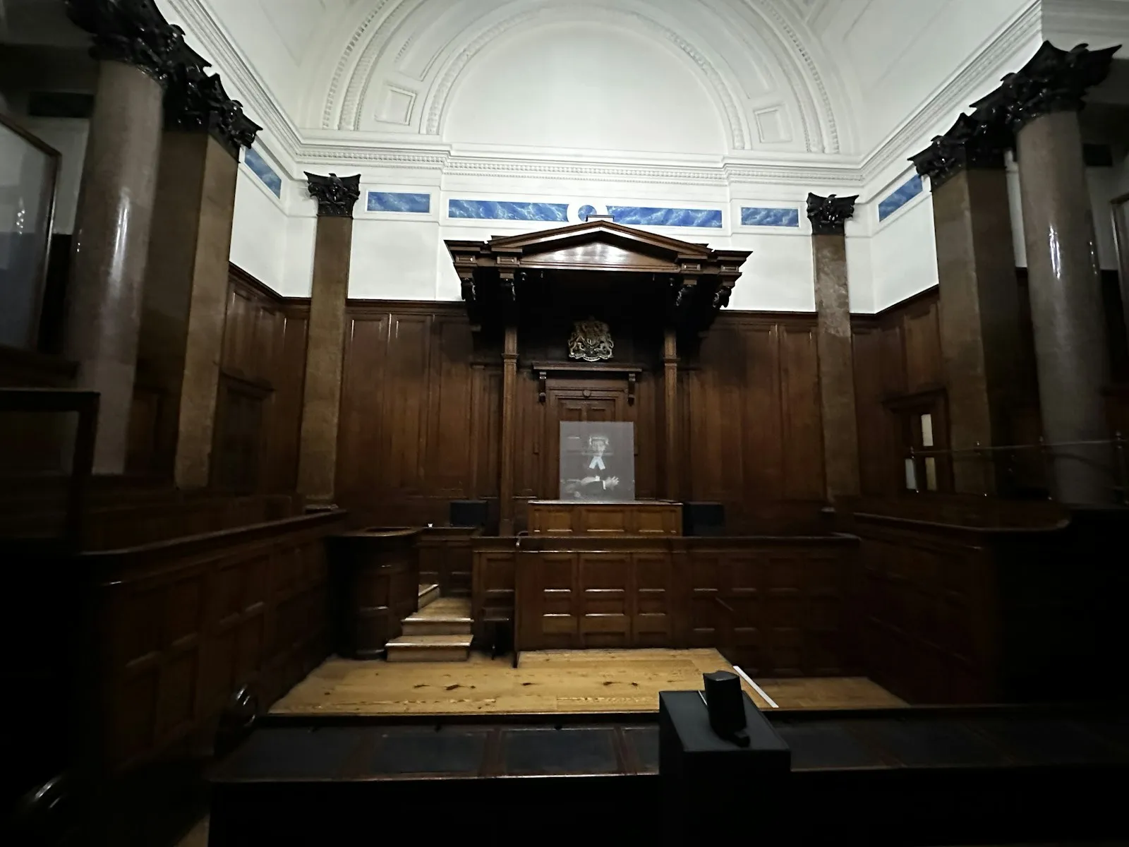 Salle d'audience d'un tribunal